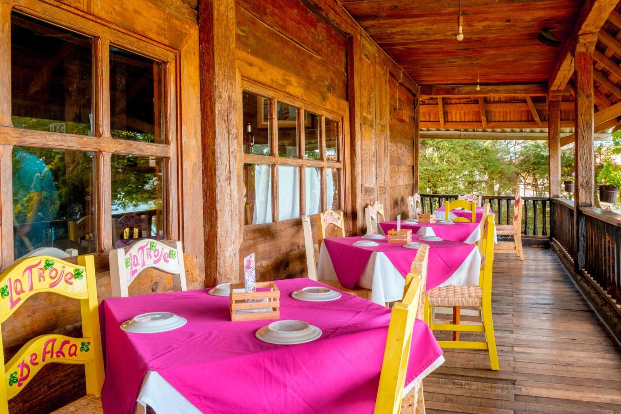 Zirahuen Forest And Resort ภายนอก รูปภาพ