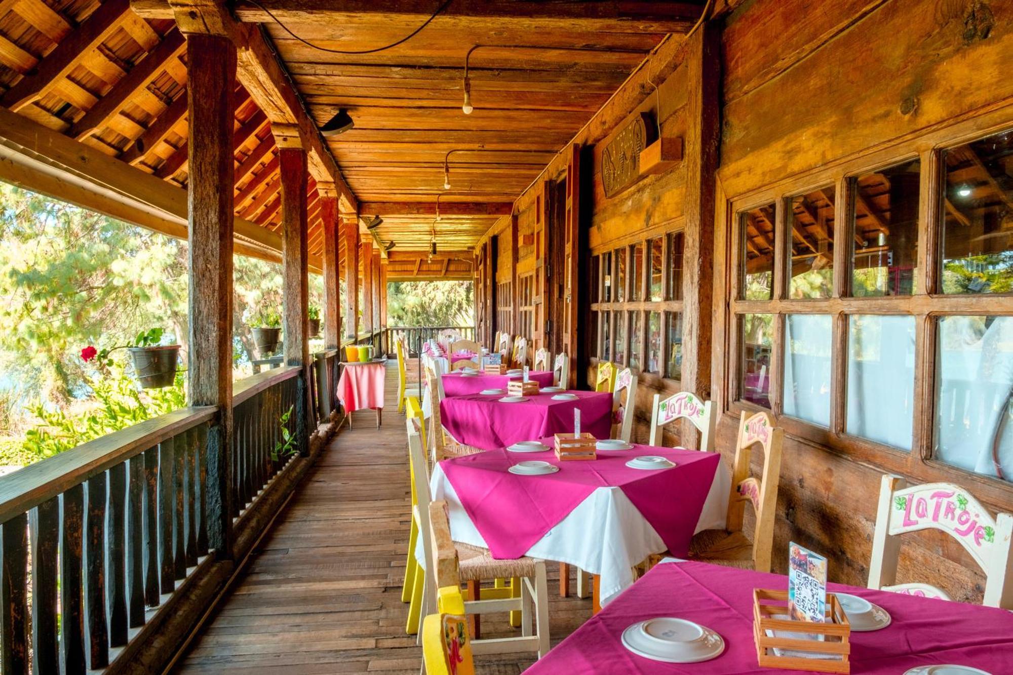 Zirahuen Forest And Resort ภายนอก รูปภาพ
